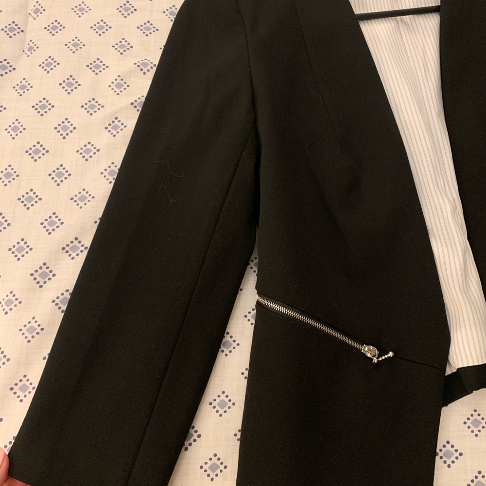 Express Blazer - Picture 2 of 5